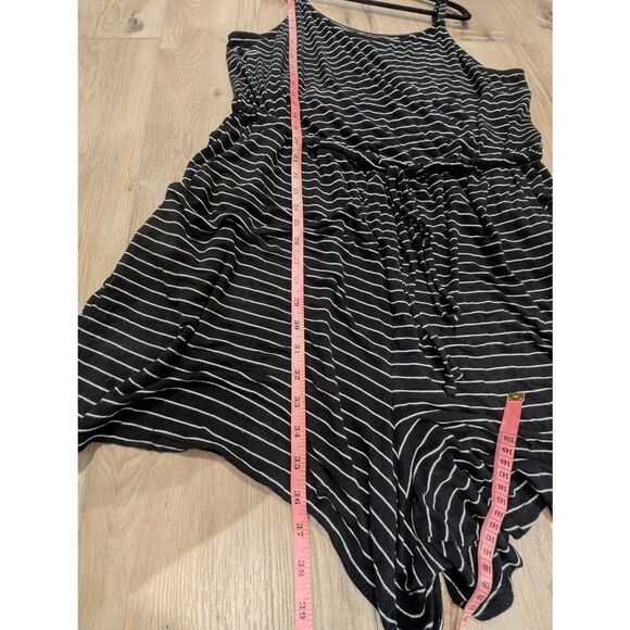 Sz 2 Torrid Super Soft Pinstripe Romper - Picture 5 of 6